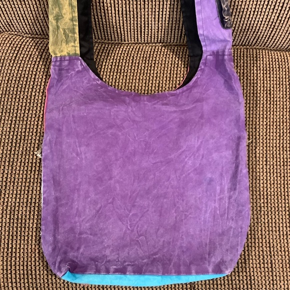 Crossbody Hobo Bag, comfort with lots of room! Free keychain - Picture 3 of 4